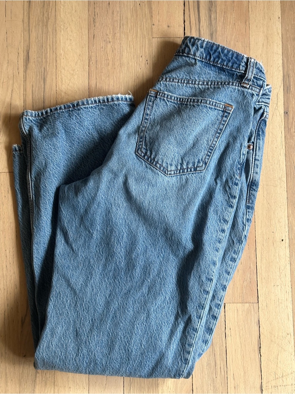 Abercrombie Curve Love High Rise Loose Jean, size 26R